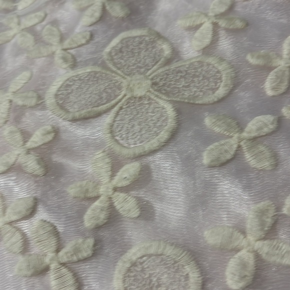 Isobella & Chloe Embroidered Dress Size 5 - Picture 2 of 8